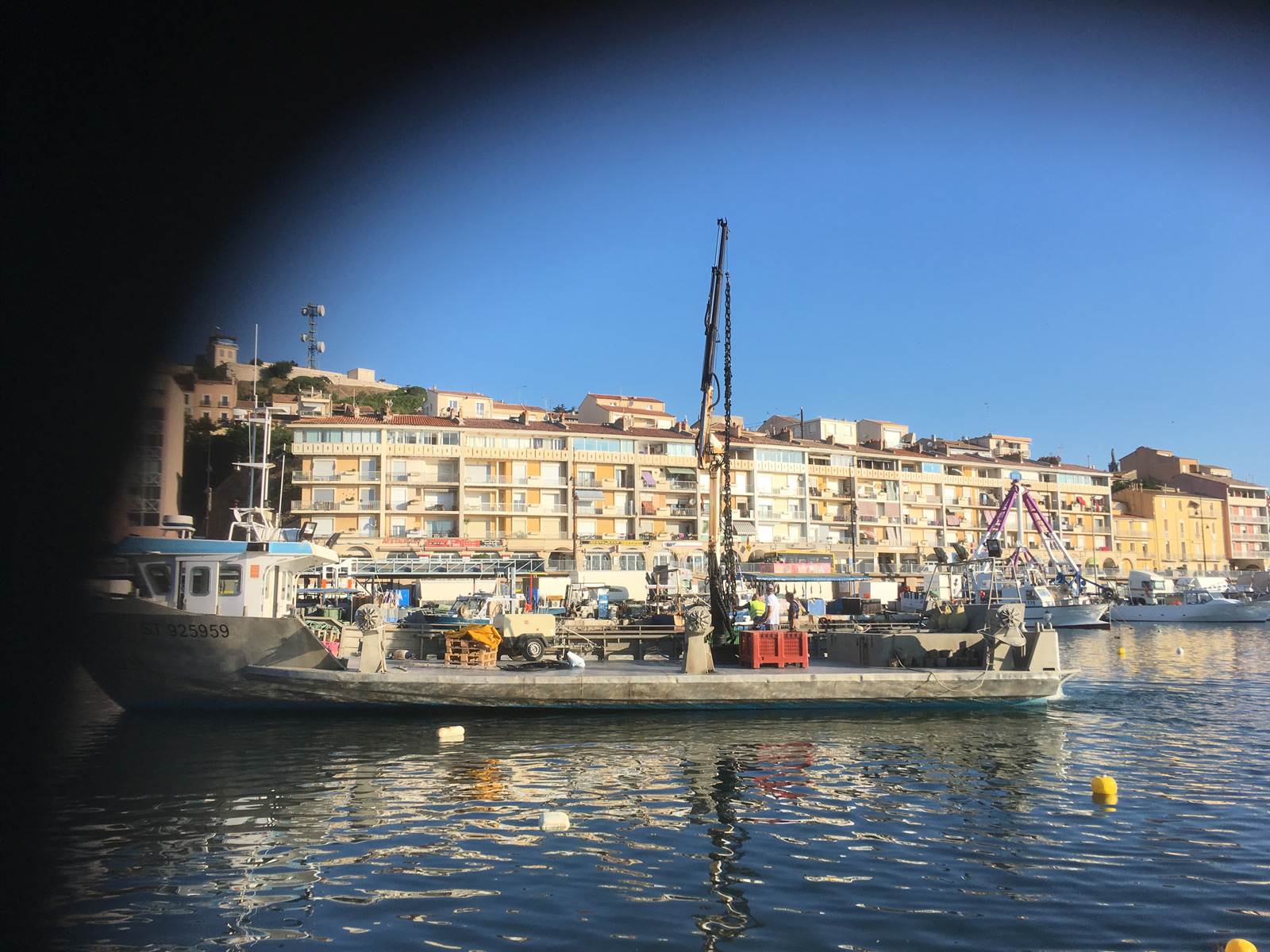 travaux subaquatique barge location languedoc