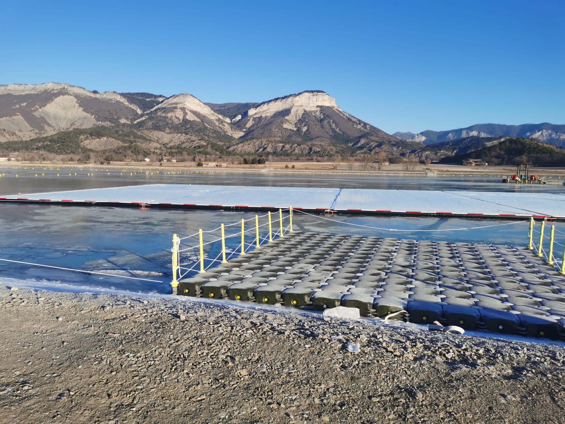 travaux maritimes centrale photovoltaique lac lazer OMEXON