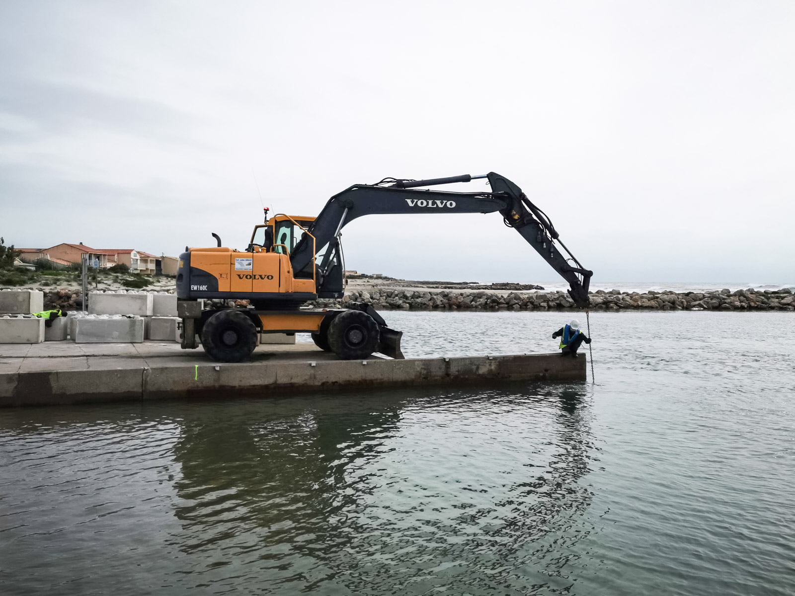 travaux sous marin mur bloc beton lego sete scaphandrier farre