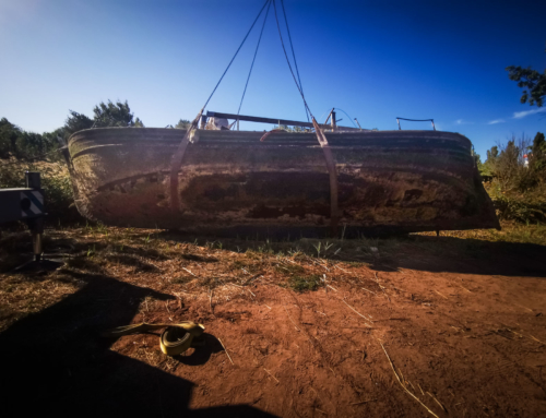 Travaux sous-marins : renflouage d’un vieux gréement dans le port d’Agde